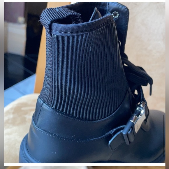 Moncler boots - Picture 7 of 13